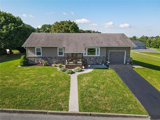 155 E 1st St, Wind Gap, PA 18091