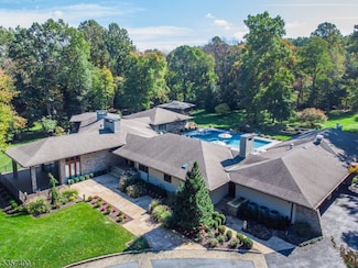 51 Beverly Dr, Bernardsville, NJ 07924