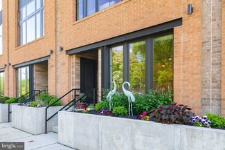 4555 Riverside Way, Philadelphia, PA 19127