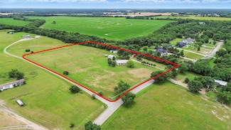 1256 Kentucky Town Rd, Whitewright, TX 75491