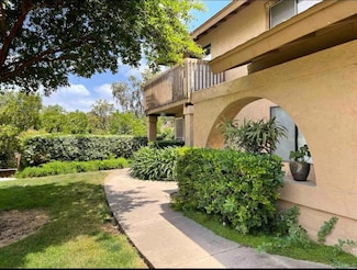 8962 Fletcher Valley Dr, Santee, CA 92071