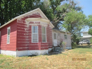 818 W K St, Ogallala, NE 69153