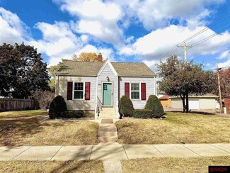 716 716 S 4th St, New Ulm, MN 56073