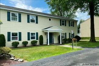 143 Cedarview Ln, Watervliet, NY 12189