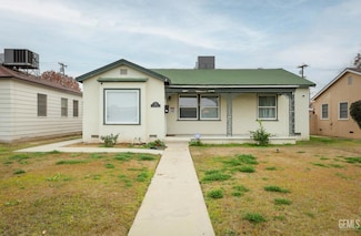 15 Lincoln St, Bakersfield, CA 93305
