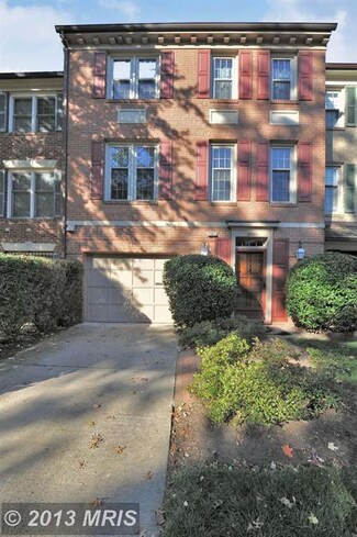 2332 S Rolfe St, Arlington, VA 22202
