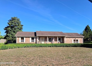 261 Dallas Dr, Wilmington, NC 28405