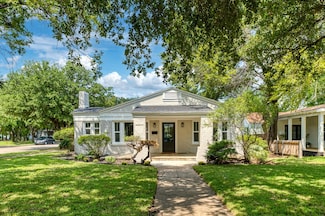 1926 Patton Ct, Fort Worth, TX 76110