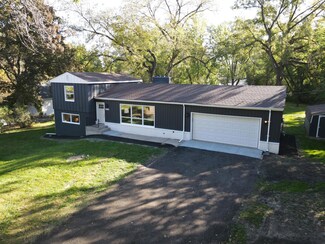 1872 Howard St N, Saint Paul, MN 55109