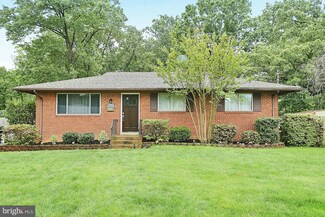 6823 Lois Dr, Springfield, VA 22150