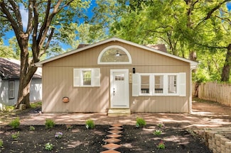 506 E Lexington Ave, Independence, MO 64050