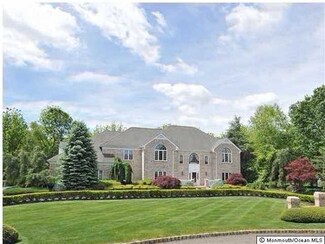 9 Round Hill Ct, Colts Neck, NJ 07722