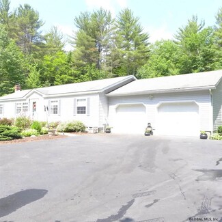 25 Sanders Rd, Corinth, NY 12822