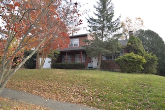 41 Pepperbush Ln, Fairfield, CT 06824