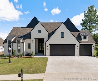 1507 Cedarwood Dr, Claremore, OK 74017