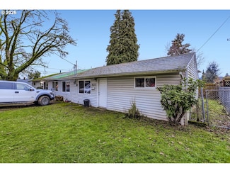 810 Yale Ave, Gladstone, OR 97027