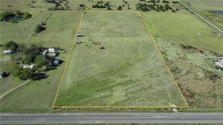 8394 Us Highway 77, La Grange, TX 78945