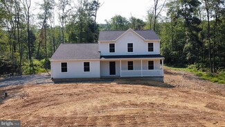 225 Lake Rd, Fleetwood, PA 19522