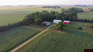 51322 256th St, Winthrop, MN 55396