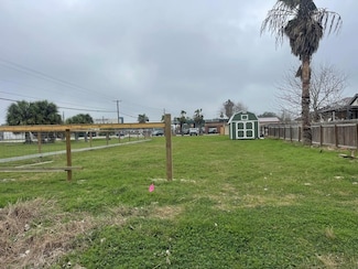 707 & 711 Laurel St, Fulton, TX 78358