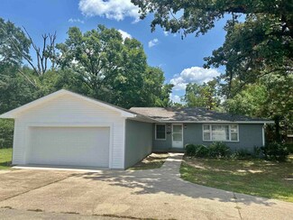 824 Fairview Rd, Crossett, AR 71635