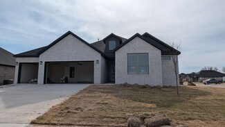 1940 Finnegan St, Centerton, AR 72712
