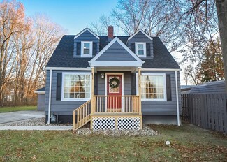 803 Hawthorne Ave NW, Warren, OH 44483