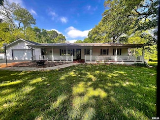 1630 Woodland Knolls Rd, Metamora, IL 61548