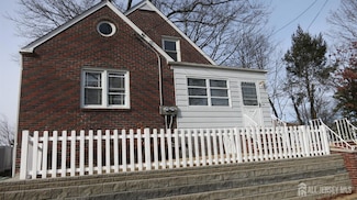 13 Union St, Sayreville, NJ 08872