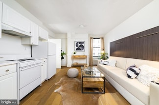 1229 Chestnut St Unit 1421, Philadelphia, PA 19107