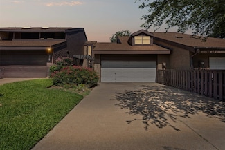 715 Oakwood Trail, Fort Worth, TX 76112