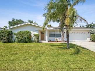 2016 Cove Dr, Largo, FL 33774