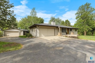 47516 271st St, Sioux Falls, SD 57108