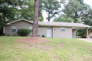 5745 Queen Mary Ln, Jackson, MS 39209