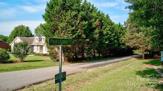 000 Pops Lake Rd, Statesville, NC 28625