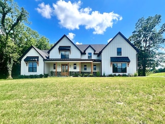 1040 Burnt House Rd, Lebanon, TN 37090