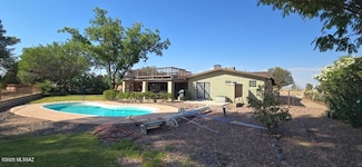 1006 E Geneva St, Pearce, AZ 85625