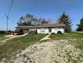 654 580th St, Cleghorn, IA 51014