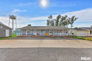 103 E 2nd St, Glasford, IL 61533