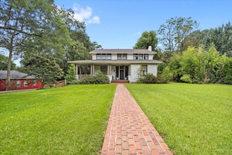 1622 N 5th Ave, Laurel, MS 39440