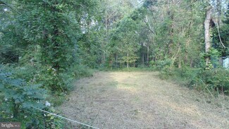 8050 Leeds Manor Rd, Marshall, VA 20115