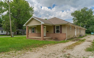 2631 S Walnut St, Springfield, IL 62704
