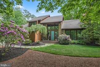 2 Wyndon Ct, Medford, NJ 08055