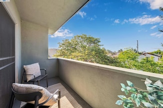 415 Cornell Ave Unit 304, Albany, CA 94706