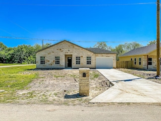 301 SW 6th St, Kerens, TX 75144
