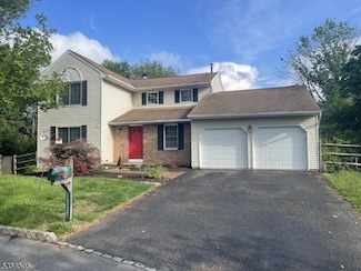 8 Mohegan Trail, Branchburg, NJ 08876