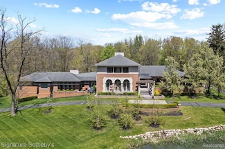230 Corrie Rd, Ann Arbor, MI 48105