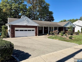 50 Concord St, New Milford, NJ 07646