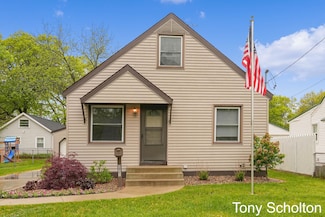 3921 Oriole Ave SW, Wyoming, MI 49509