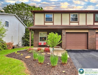 2370 Minnie Ln, Allentown, PA 18104
